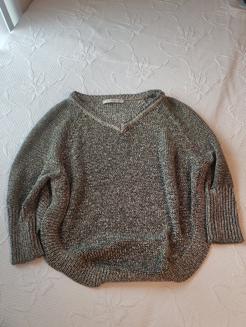 Uterque Heather Gray V-Neck Relaxed Knit Sweater